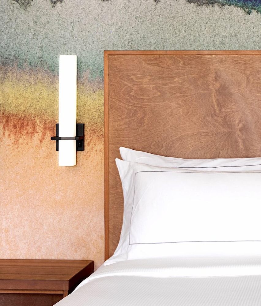 River's Edge Hotel Portland Tapestry Collection by Hilton - photo 11