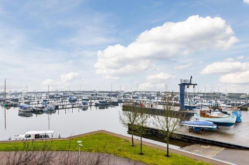 Appartement at lake Veluwemeer nearby Harderwijk 63km from Amsterdam — 4-Star Luxury Hotel in Biddinghuizen, Netherlands