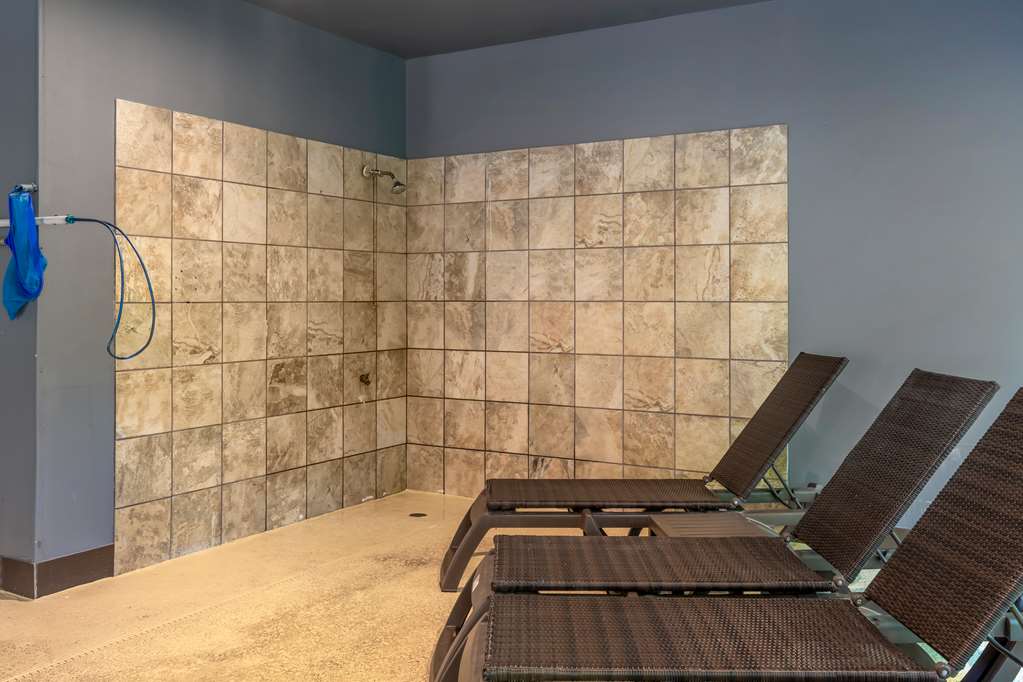 Comfort Suites Regency Park - photo 28