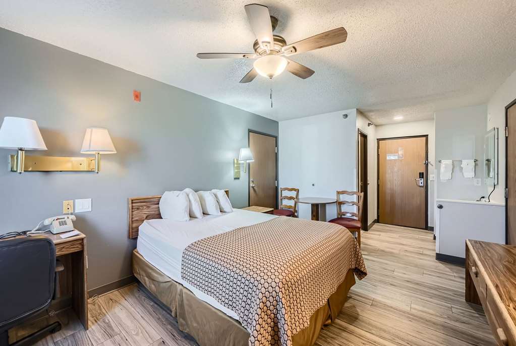 Travelodge by Wyndham Longmont - photo 9