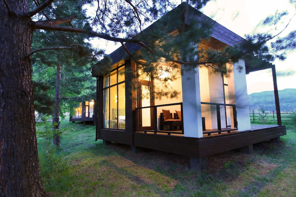Ajtau Sporting Mini Hotel - carbon neutral hotel in Chemal