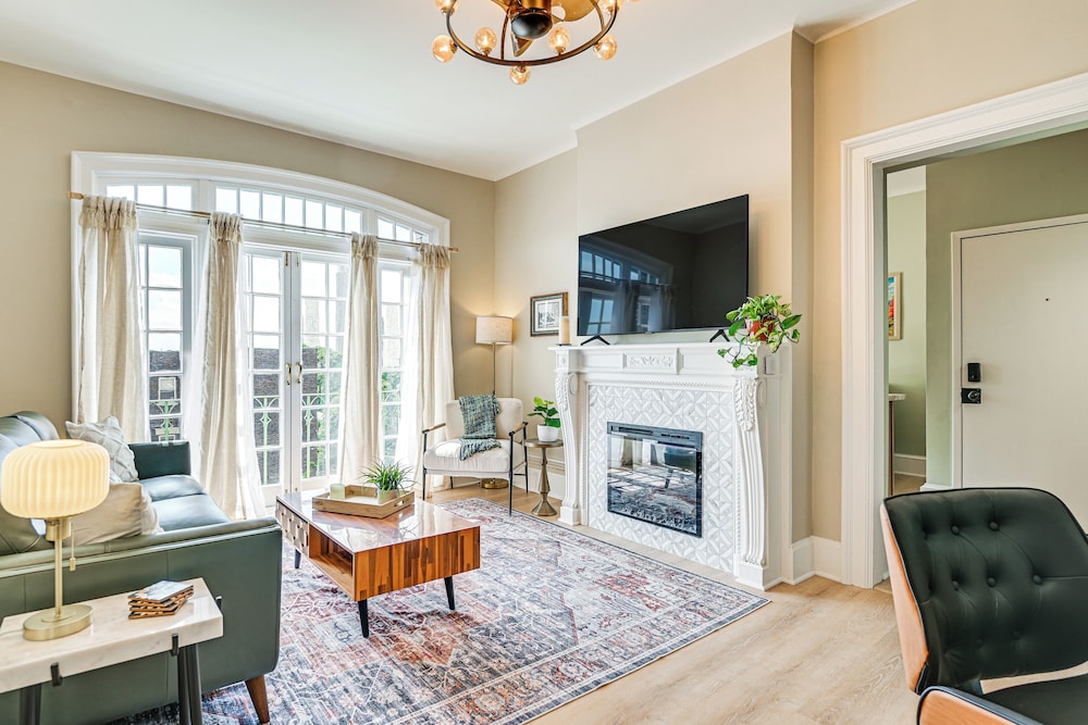 Albany Vacation Rental w State Capitol Views