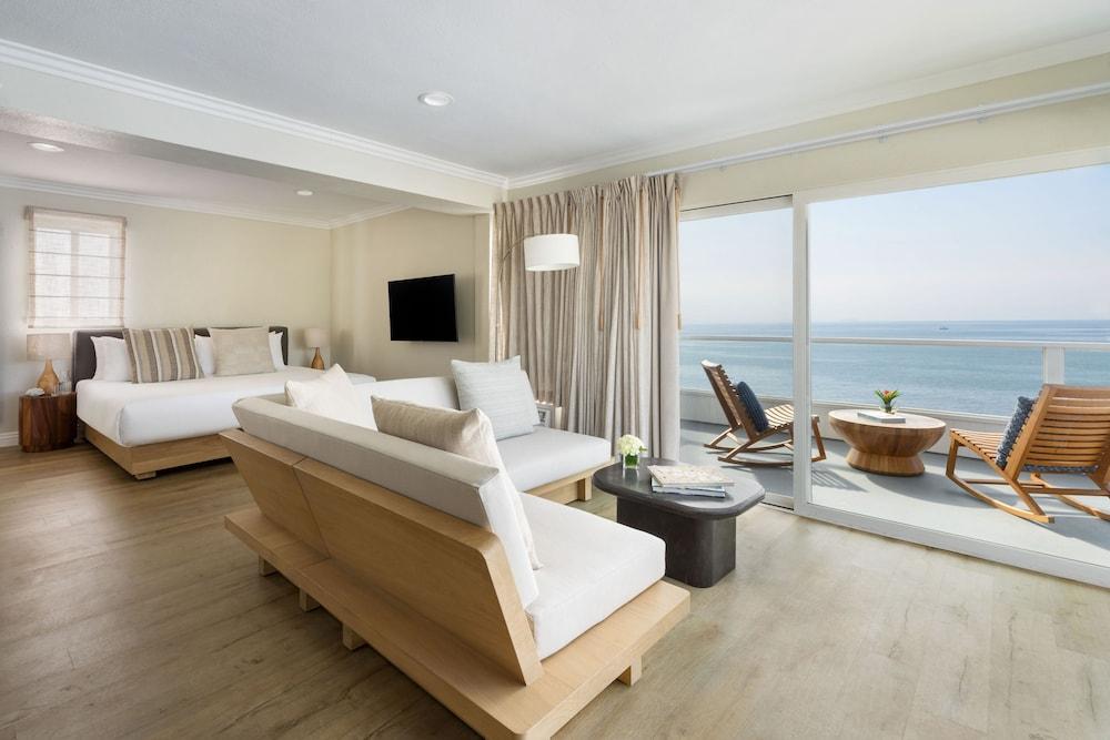 Pacific Edge Oceanfront Hotel - photo 21