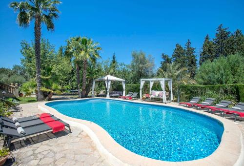 Villa Pontarro With Pool — 4-Star Luxury Hotel in Pollenca, Spain