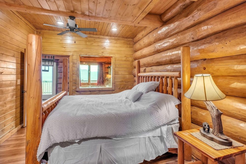 Sky Views Panoramic Views 2 Bedroom Cabin by Heavenly Views Resort - photo 5