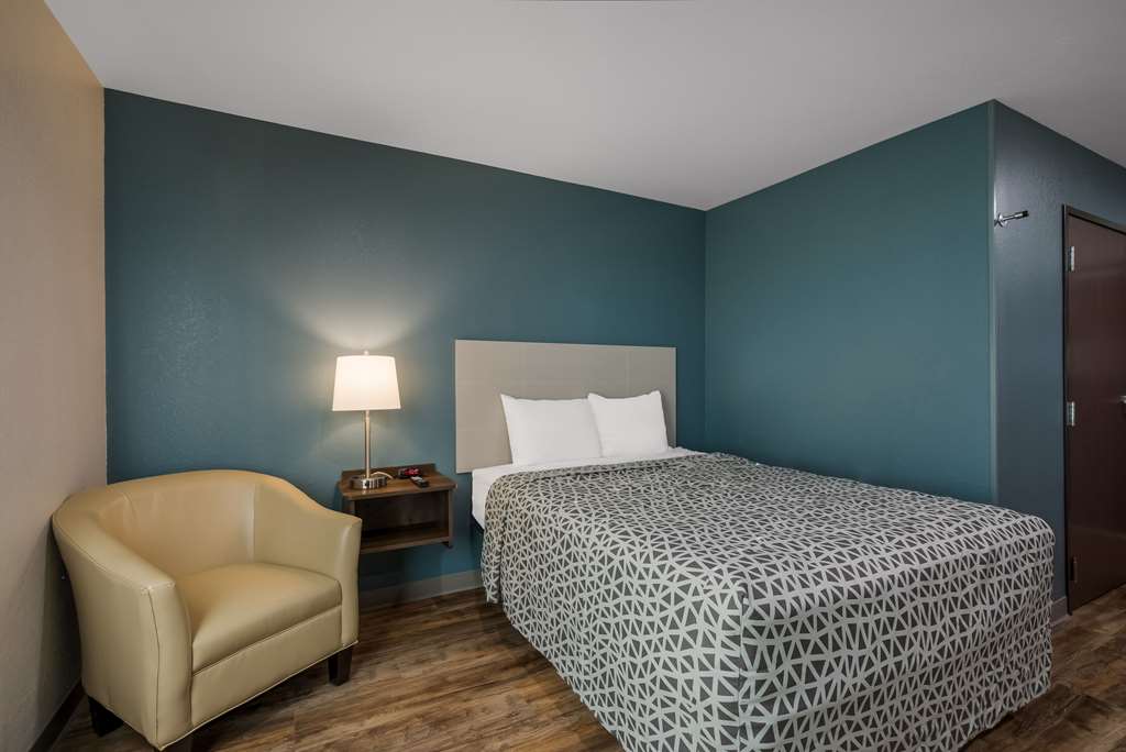 Woodspring Suites Milwaukee Menomonee Falls - photo 30