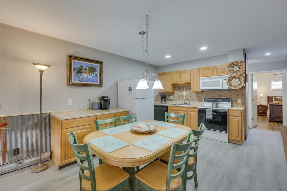 Red River Ski Condo on Main St Mtn View — 4-Star Luxury Hotel in Taos, United States