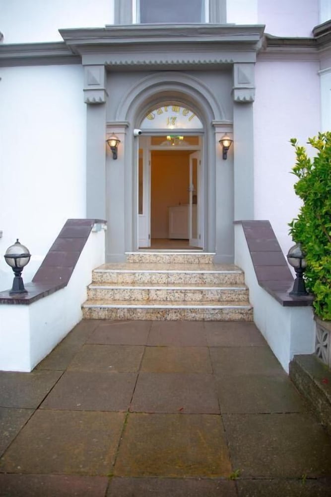 Carmel House — 4-Star Luxury Hotel in Llandudno, United Kingdom