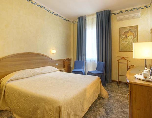 Europa Hotel — hotel in Novara