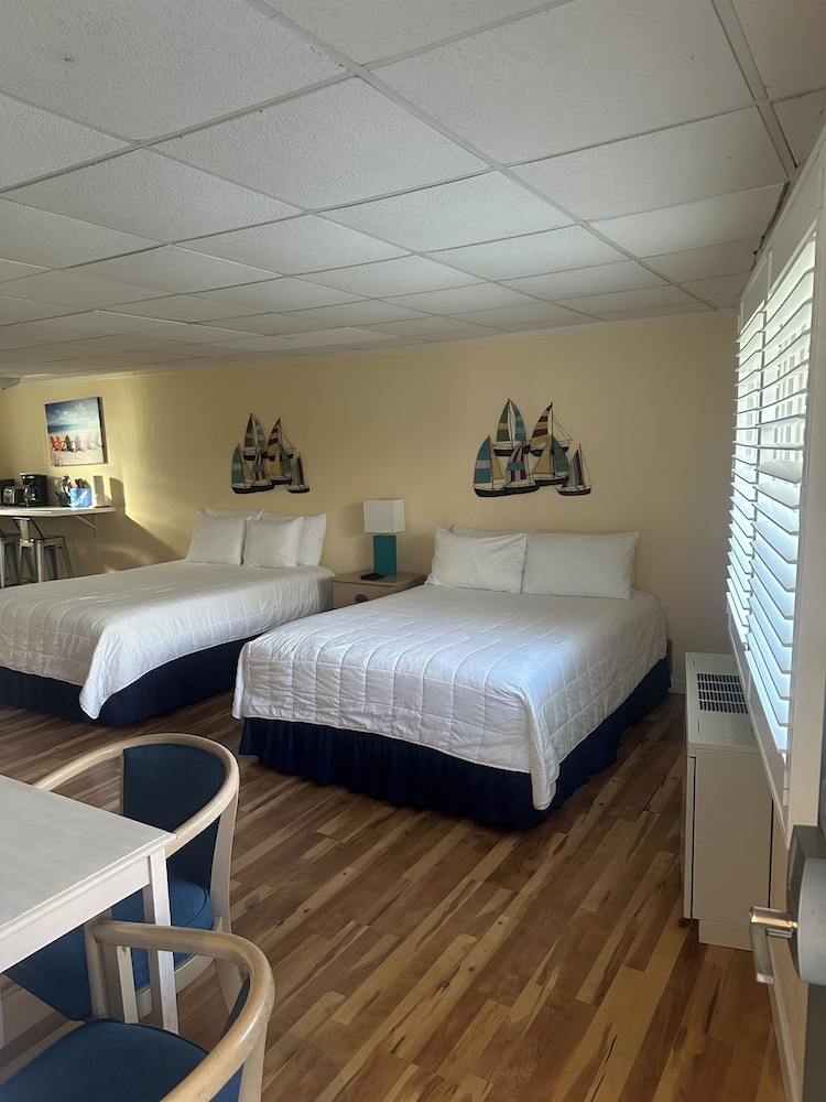 Vineyard Harbor Motel Private Beach - photo 113