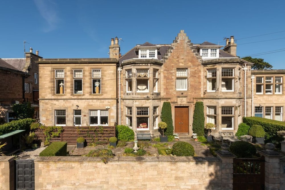 St Colms Main House — 4-Star Luxury Hotel in North Berwick, United Kingdom