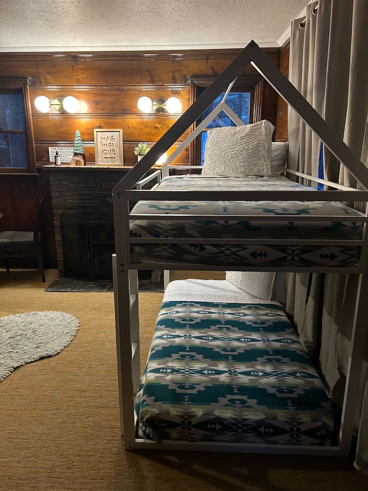 Three Pines Cabins Lodge - photo 52