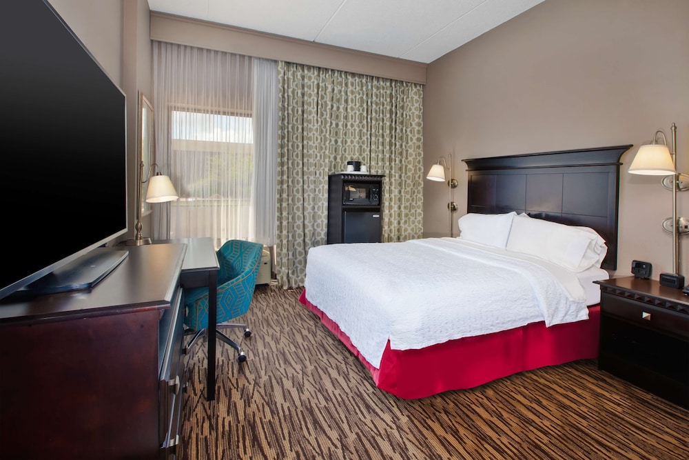 Hampton Inn & Suites Cleveland Airport Middleburg Heights - photo 9