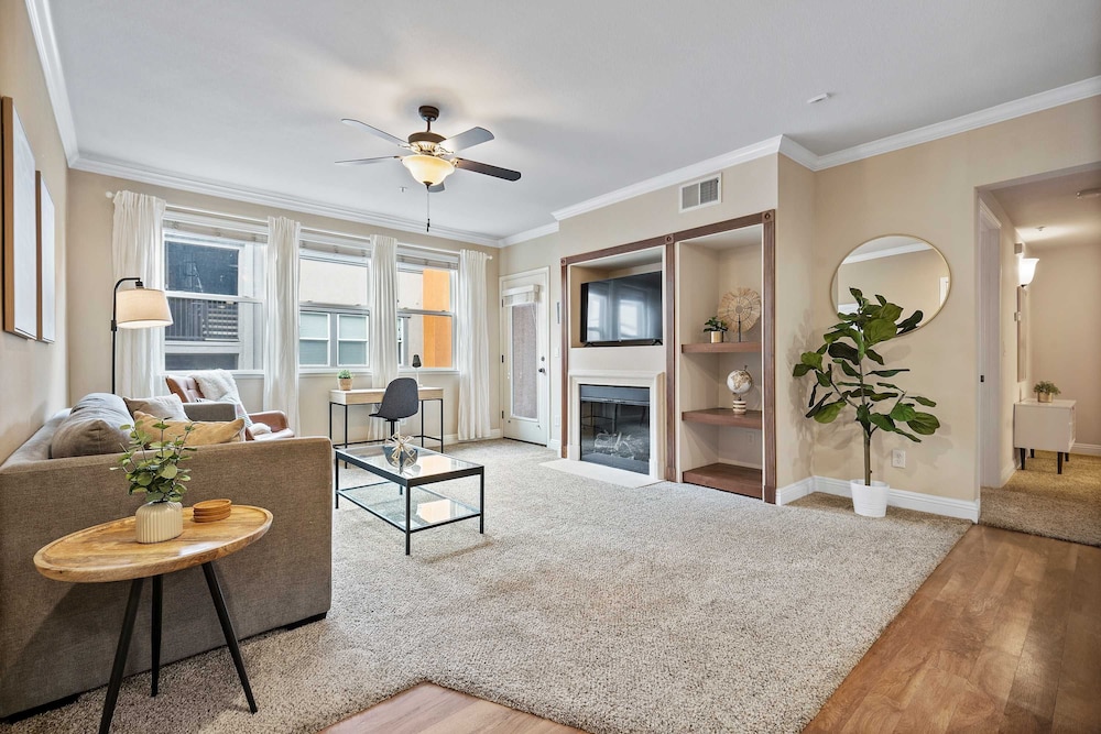 Marketing in Reno With 2 Bedrooms and 2 Bathrooms