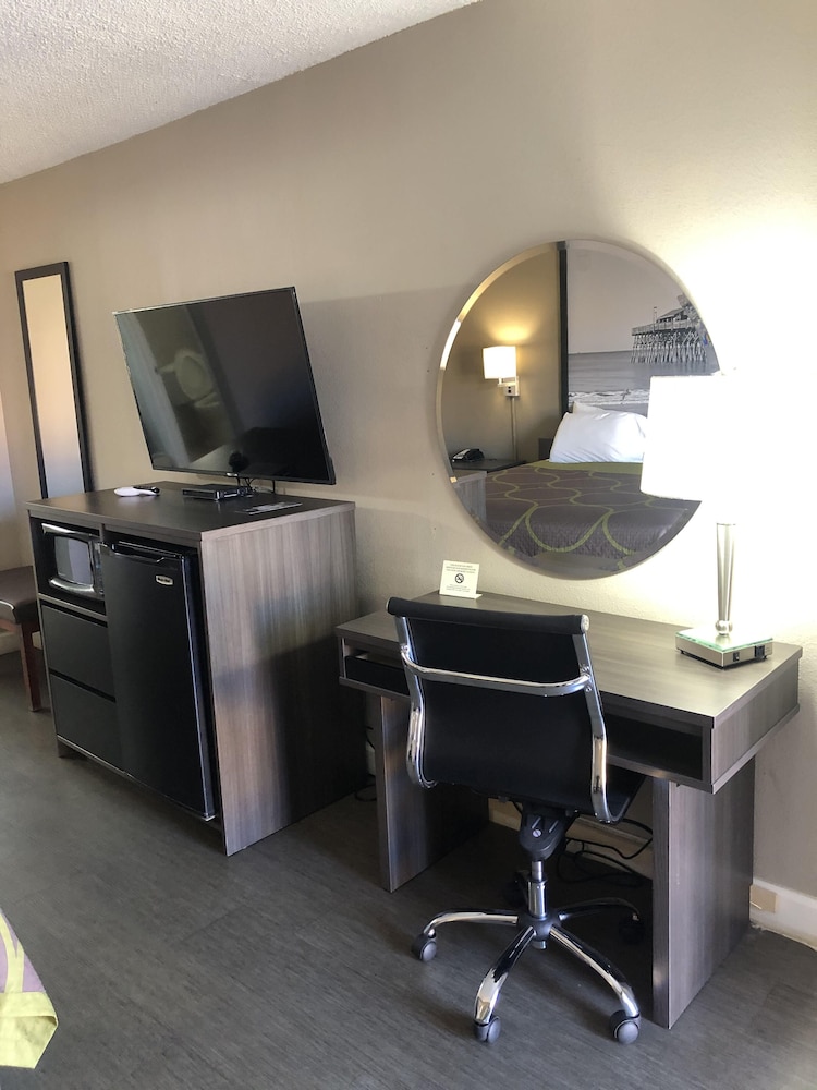 Super 8 by Wyndham Orangeburg - photo 4