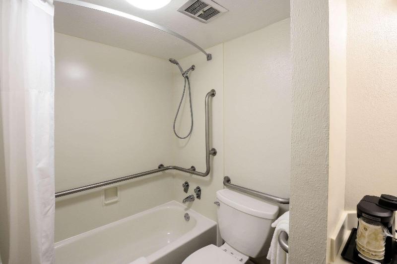 Quality Inn & Suites North Charleston Ashley Phosphate - photo 38