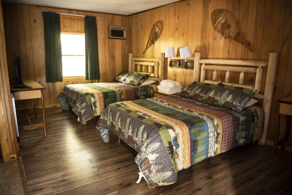 Forest Hill Lodge & Cabins - photo 14