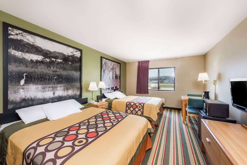 Super 8 by Wyndham Chanute pet-friendly hotel Chanute