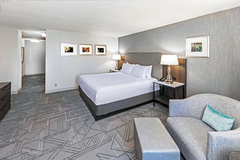 DoubleTree by Hilton Tulsa Downtown - photo 43