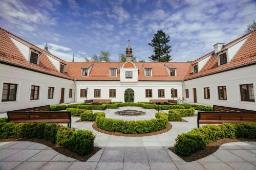 Pałacyk Potockiego — 4-Star Luxury Hotel in Braniewo, Poland