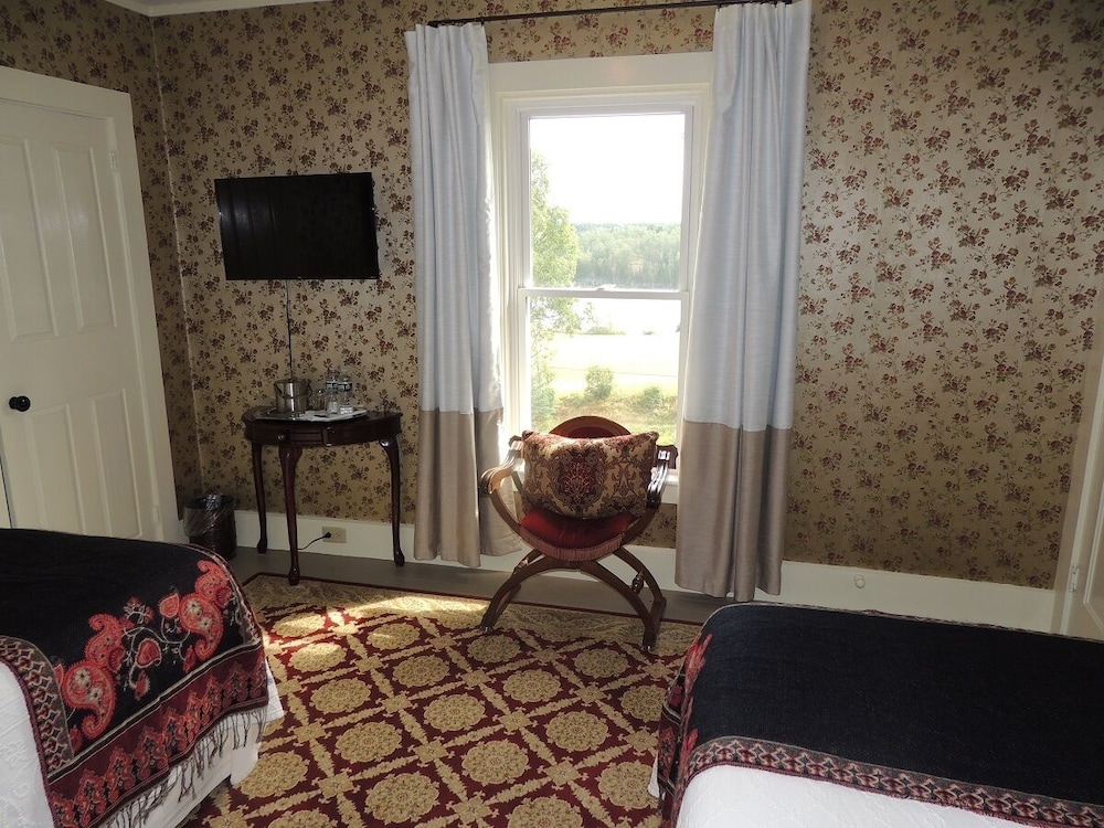 Chandler River Inn - photo 7