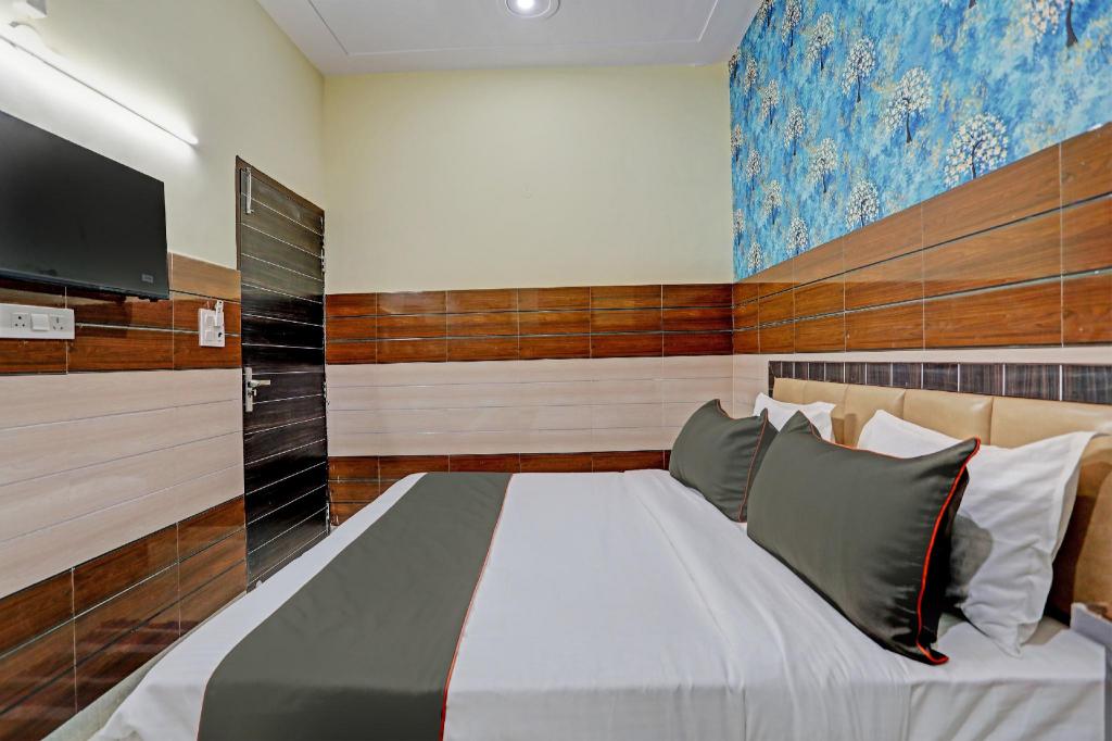 Hotel Lyf Suites Noida 63 - last minute hotel in Noida