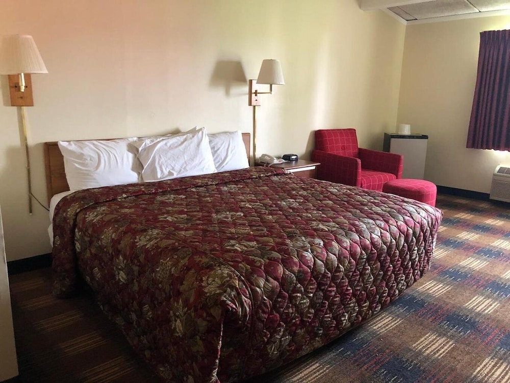 Red Carpet Inn North Syracuse - photo 23