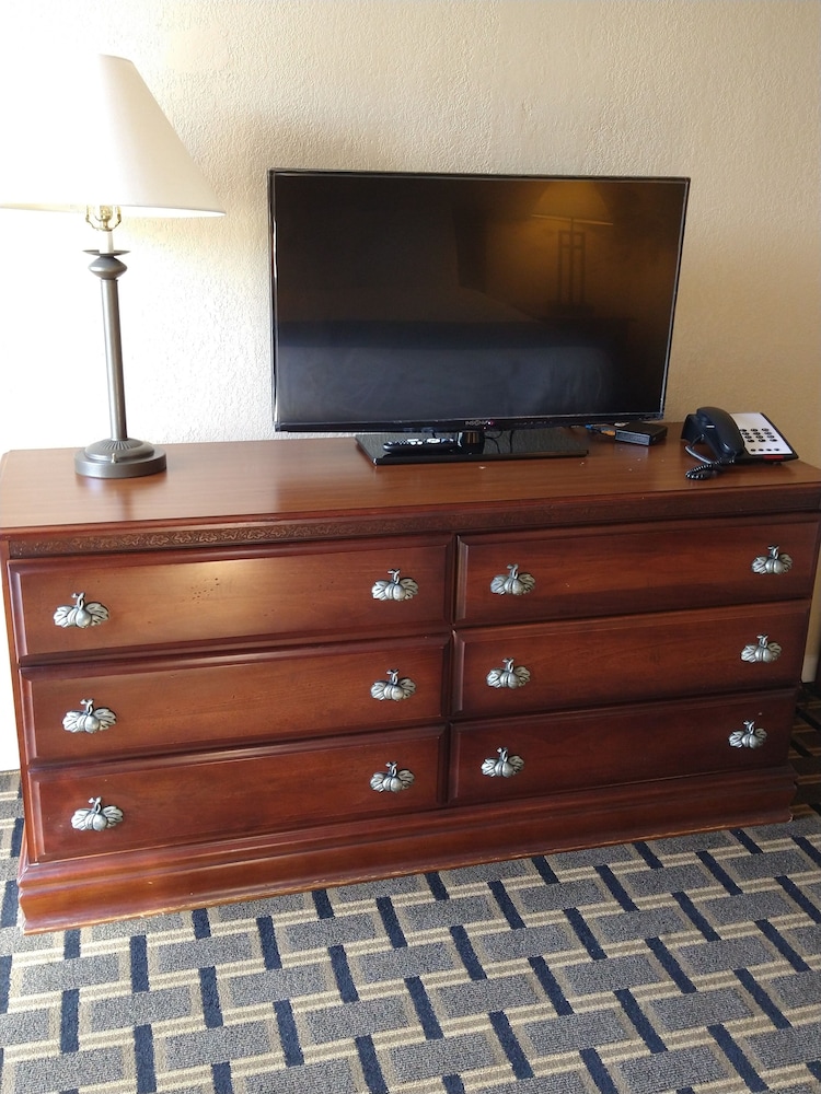 Grand View Plaza Inn & Suites - photo 50