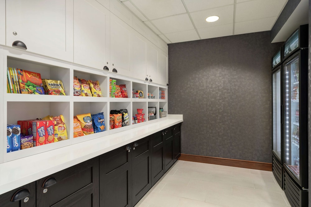 Homewood Suites by Hilton Allentown Bethlehem Airport - photo 25