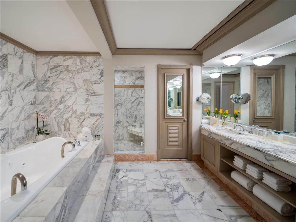 KICUN1_JAphotography_Presidential Suite_ Bathroom.tif