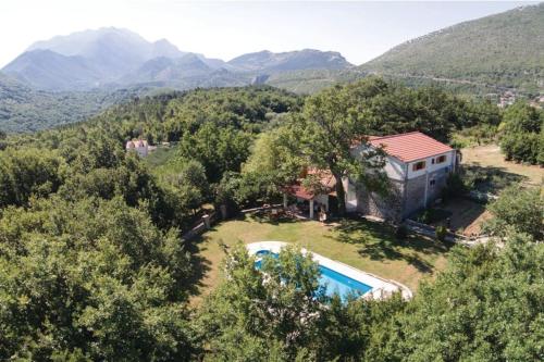 Amazing Villa In Slime rest for mind body and soul Nature garden and outside swimming pool — 4-Star Luxury Hotel in Omis, Croatia