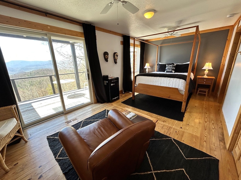 Fire Mountain Inn Cabins & Treehouses - photo 16