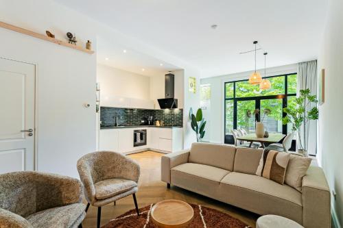 Stylish apartment next to the Amstel River Unit C — 4-Star Luxury Hotel in Amsterdam, Netherlands