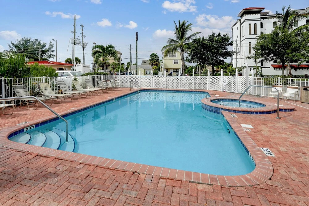 Madeira Bay Resort I 1604 Brand new With Amazing Gulf View - photo 12