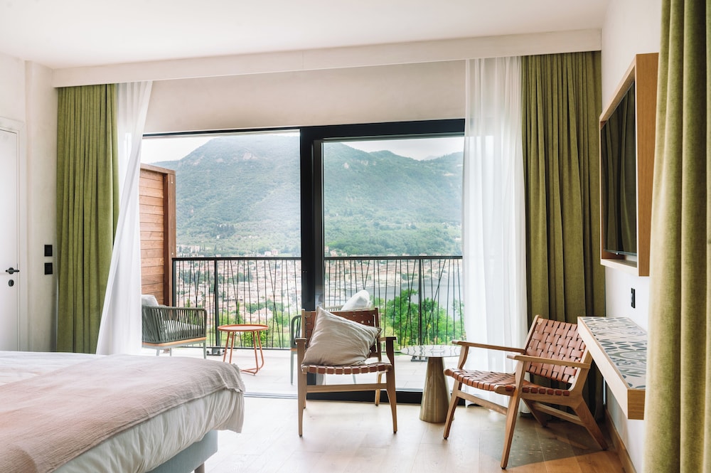 A Rosa Gardasee in Salo, Italy