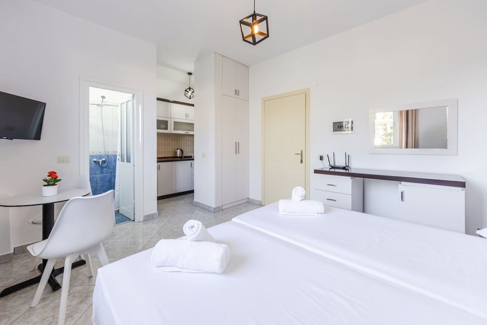 Peaceful Studio with Views Golem by PikHost — 4-Star Luxury Hotel in Golem, Albania