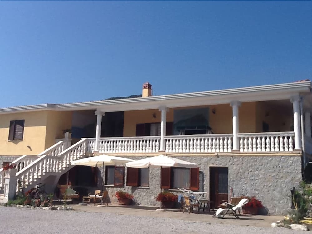 B And B Altieri 8146259 — Scario