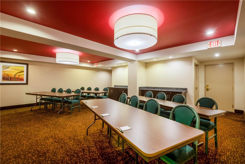La Quinta Inn & Suites Summersville New River National Park - photo 19