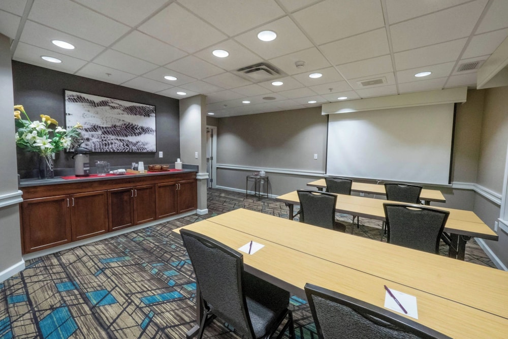 Residence Inn by Marriott Hazleton - photo 45