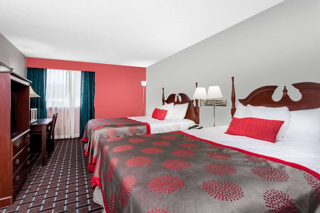 Ramada by Wyndham Henderson Evansville - photo 7