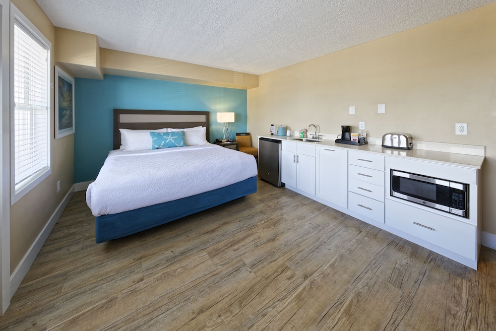 Commander Hotel & Suites - photo 13