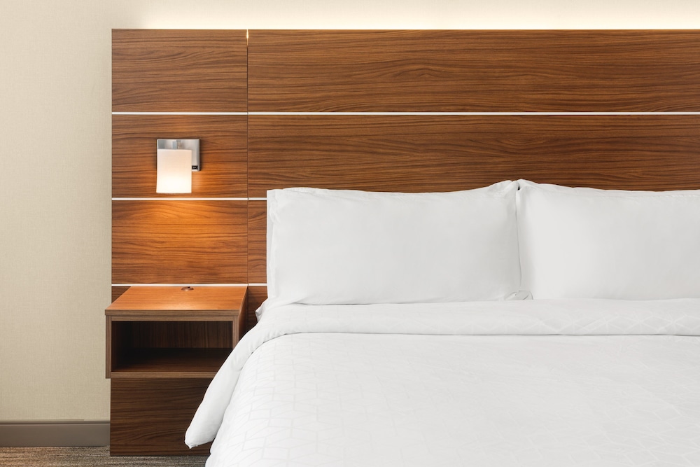 Holiday Inn Express & Suites Suisun City by IHG - photo 12