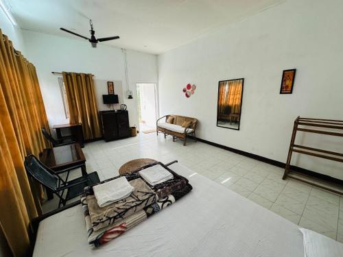 Moon Tower House - last minute hotel in Mchenry