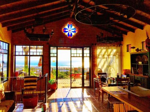 Gorgeous Beach River Mtn. View - last minute hotel in La Mision