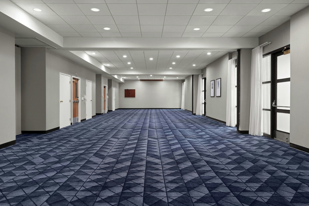 Courtyard by Marriott Santa Rosa - photo 32