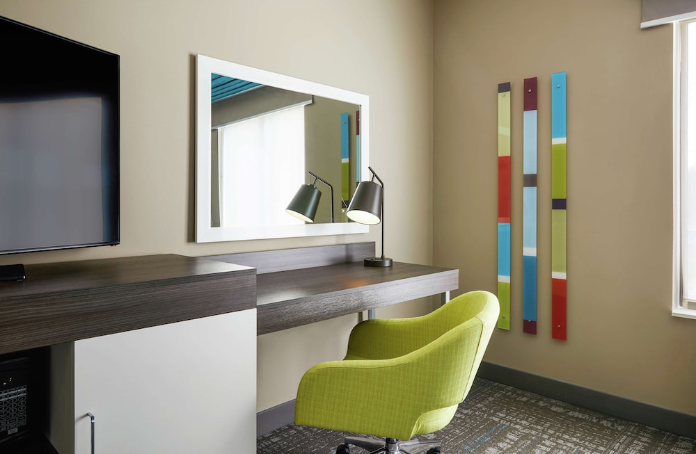 Hampton Inn & Suites Chicago Waukegan - photo 13