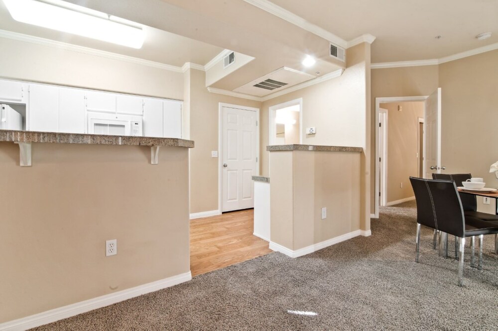 Global Luxury Suites in Cupertino - photo 9