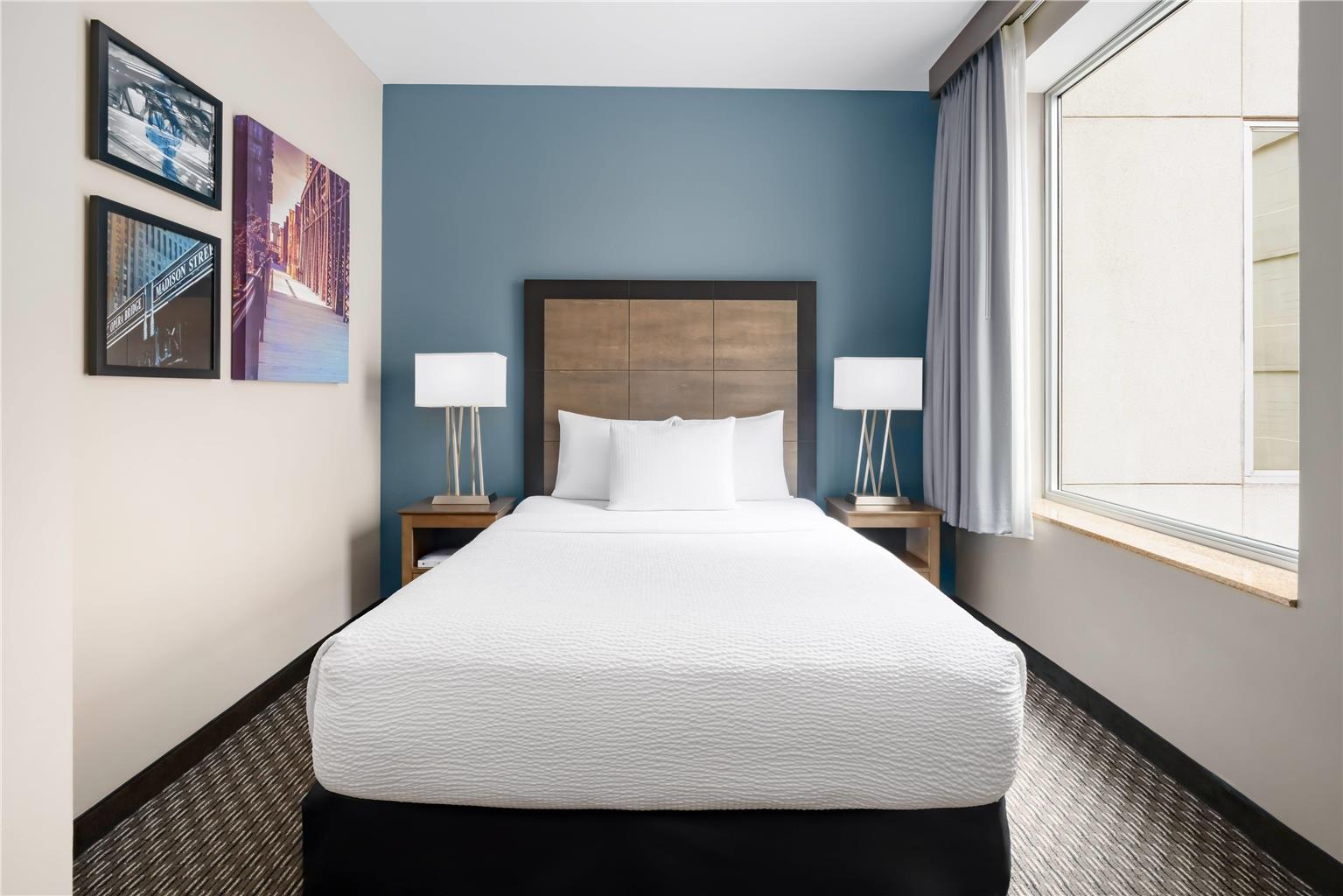La Quinta Inn & Suites by Wyndham Chicago Downtown - photo 58