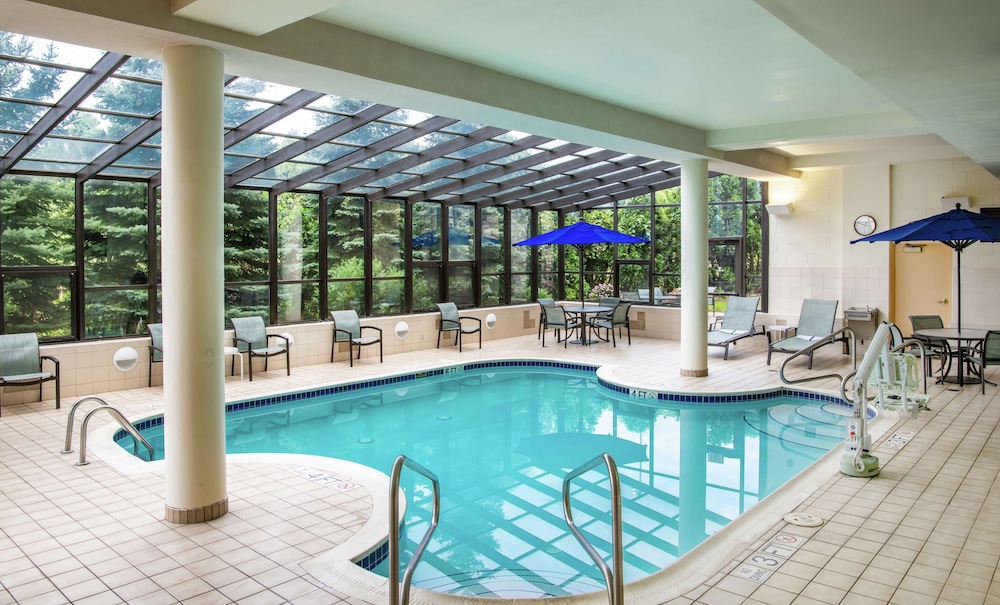 Hampton Inn Erie South - photo 33