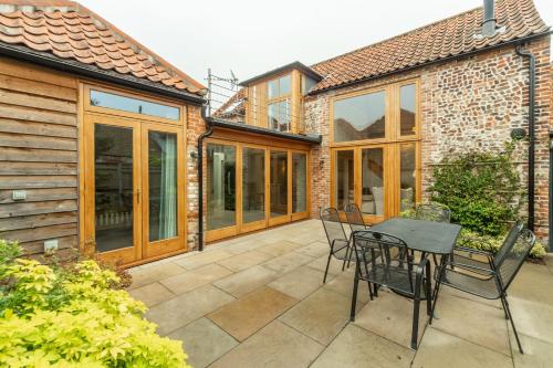 Palgrave Barn - carbon neutral hotel in Unknown City